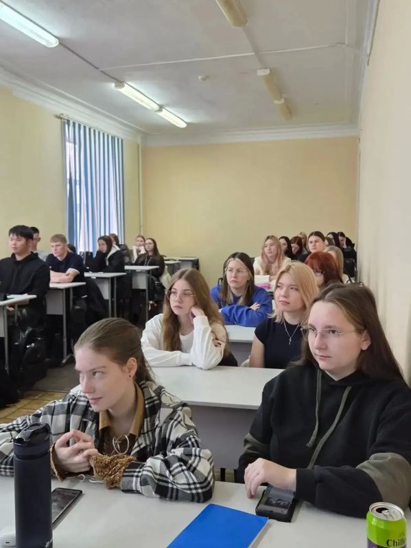 Будущее промышленности края начинается со студентов! Будущее промышленности края начинается со студентов!
